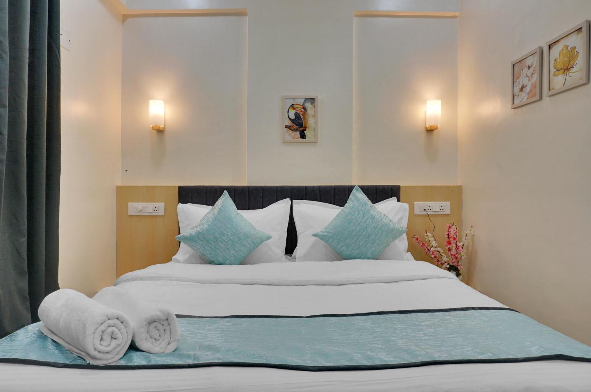 Urban Hometel Pune Exterior photo